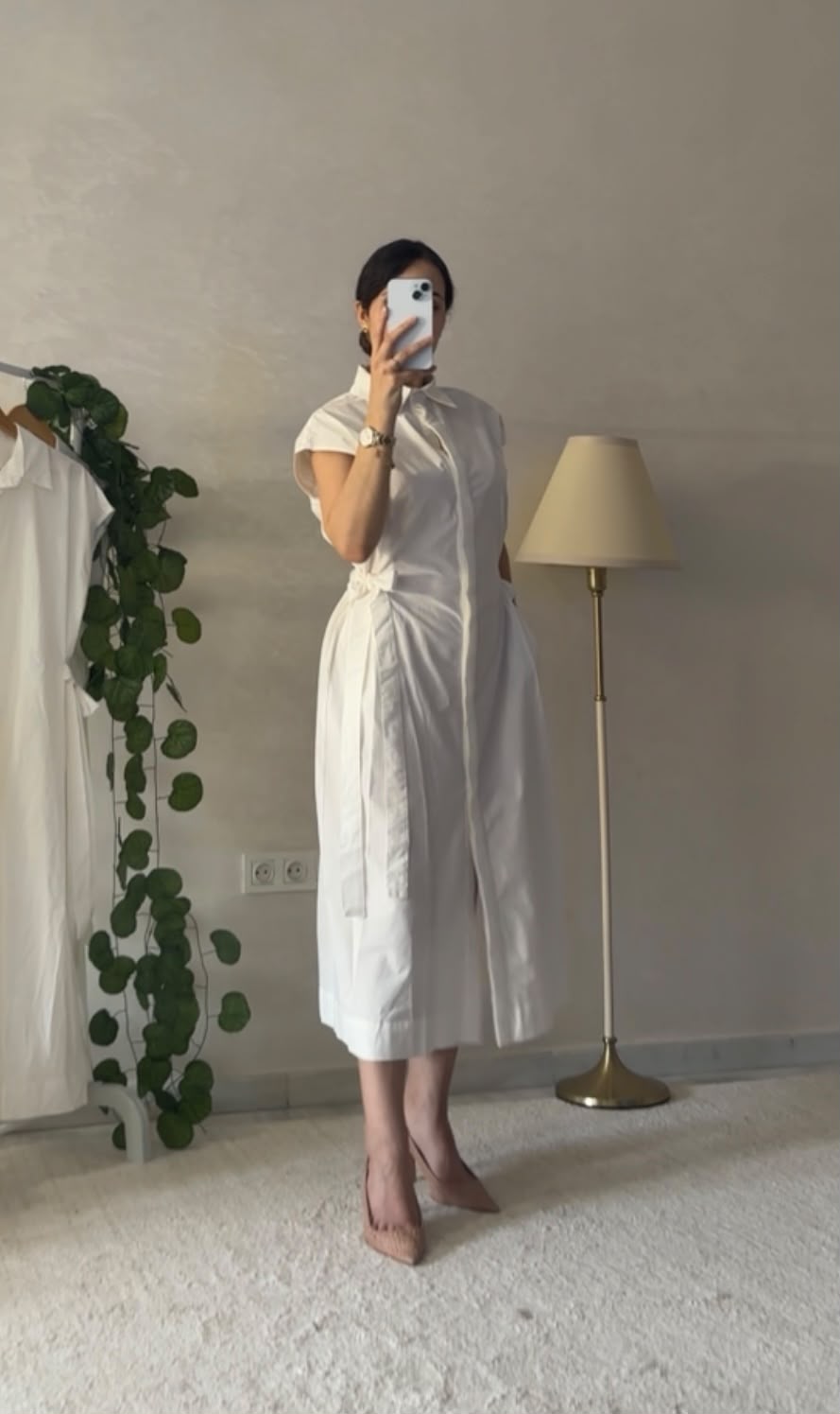 Robe Blanche – Élégance Intemporelle